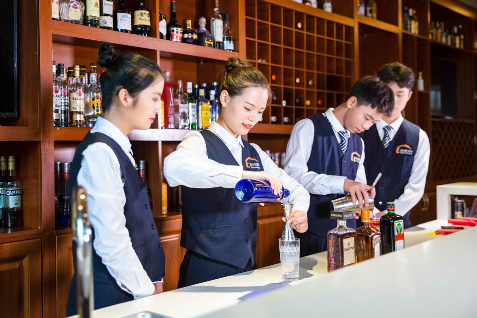 鸡尾酒调酒师培训