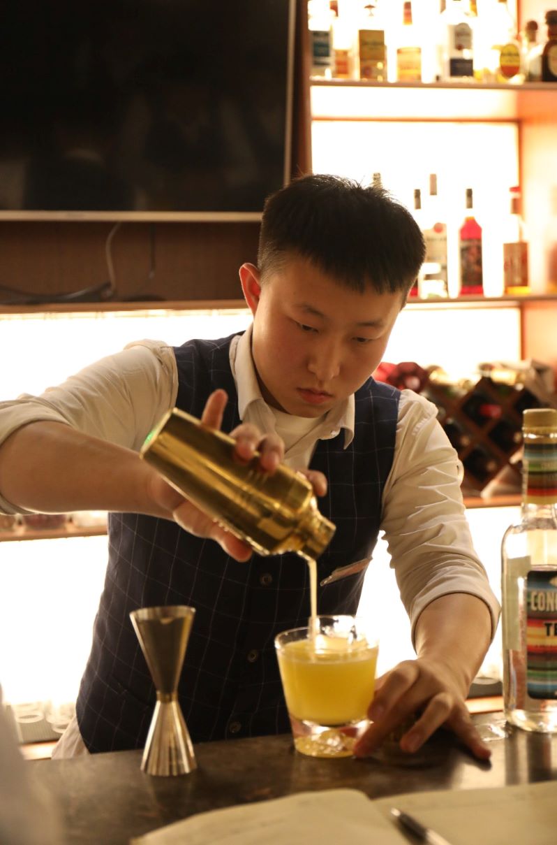 调酒体验课-欧米奇西点培训职业学校(兰州校区)