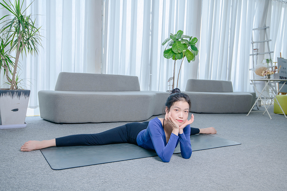 阴瑜伽,秋季养生必练,减压又助眠丨睡前要练的三个瑜伽动作