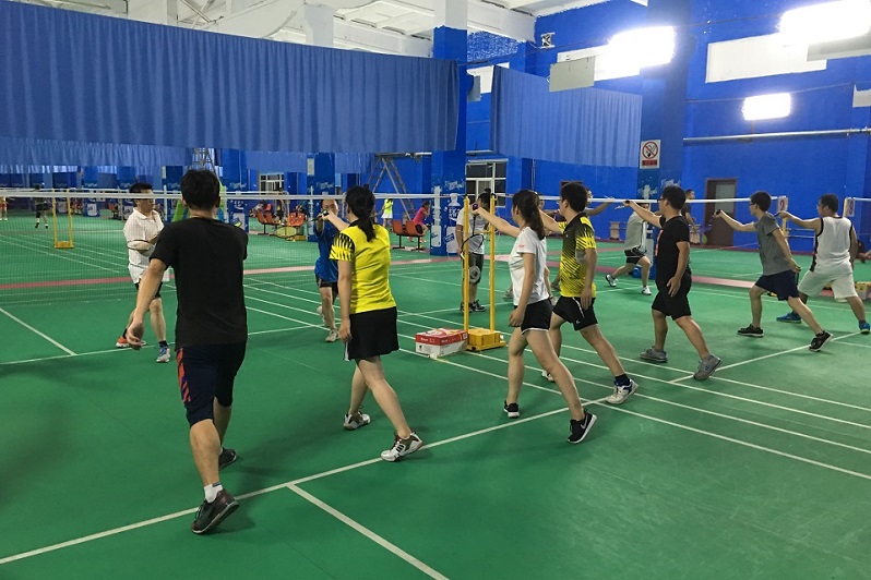 成人羽毛球训练课