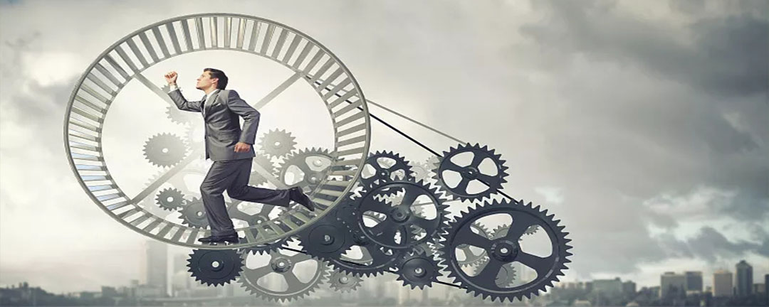 有人说这是一个非常糟糕的翻译,英文翻译的这个词汇叫做involution