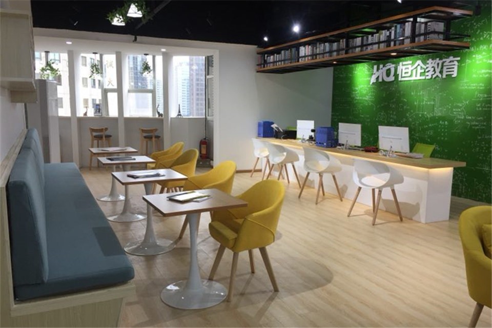 莫失莫忘   3月前  在恒企学习感觉很温馨,老师也很负责任,整体来说