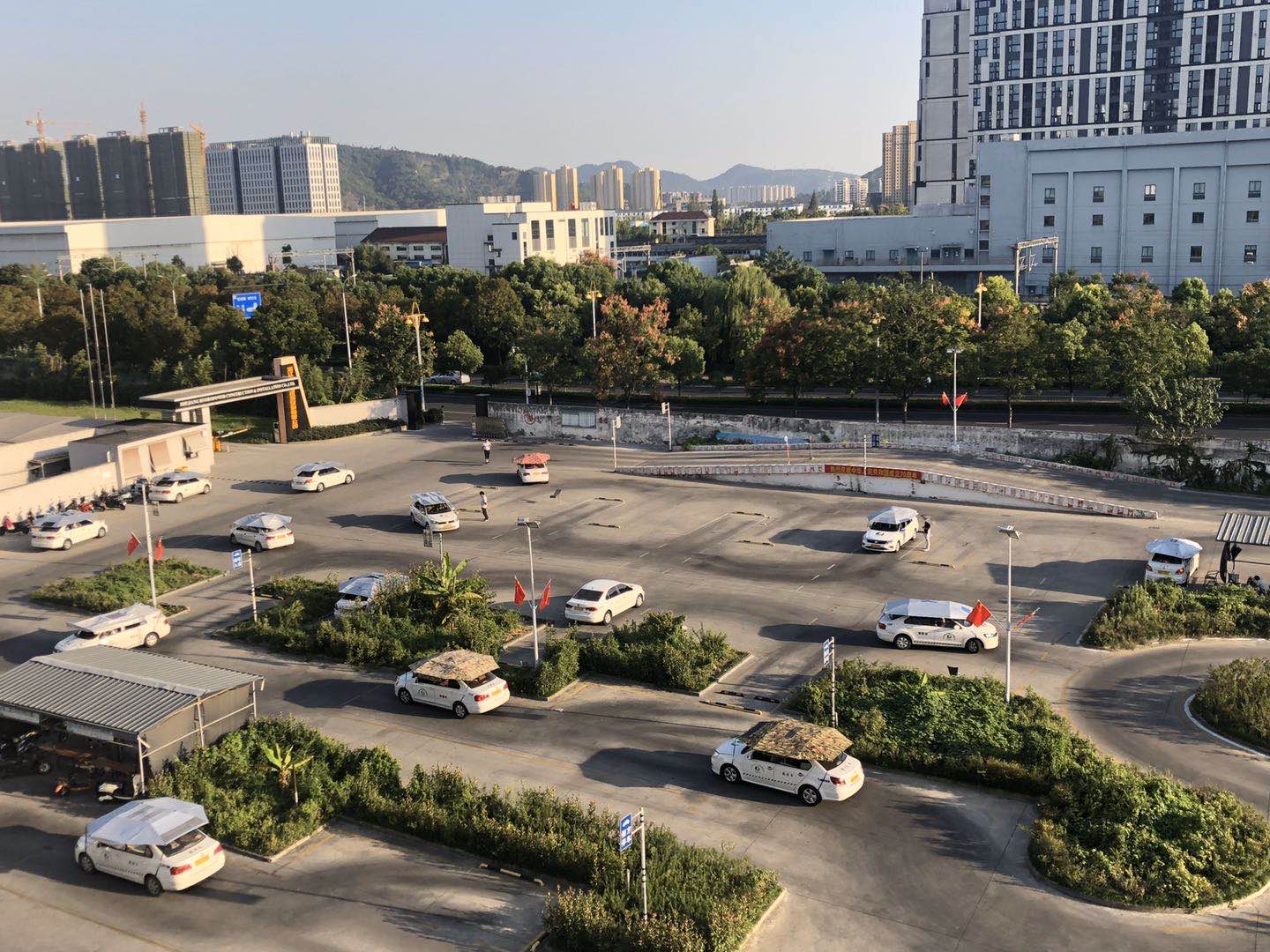 杭州西湖驾校哪家好一些(杭州西湖驾校哪家好一些啊)
