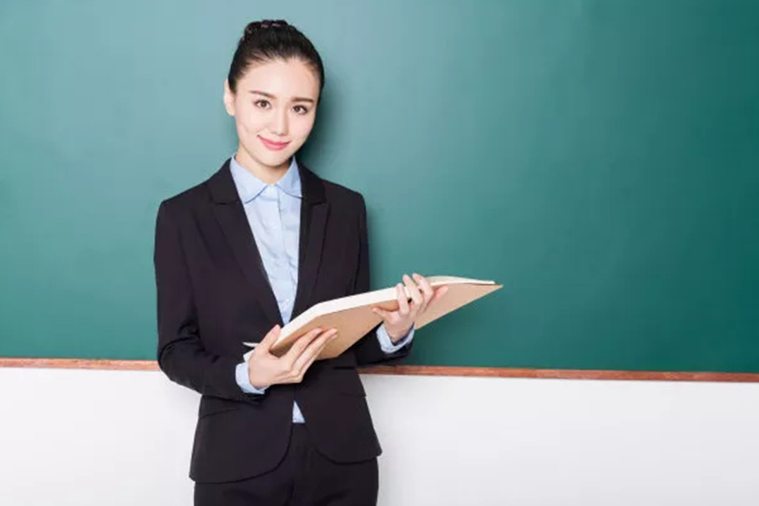 教资照片蓝底还是白底