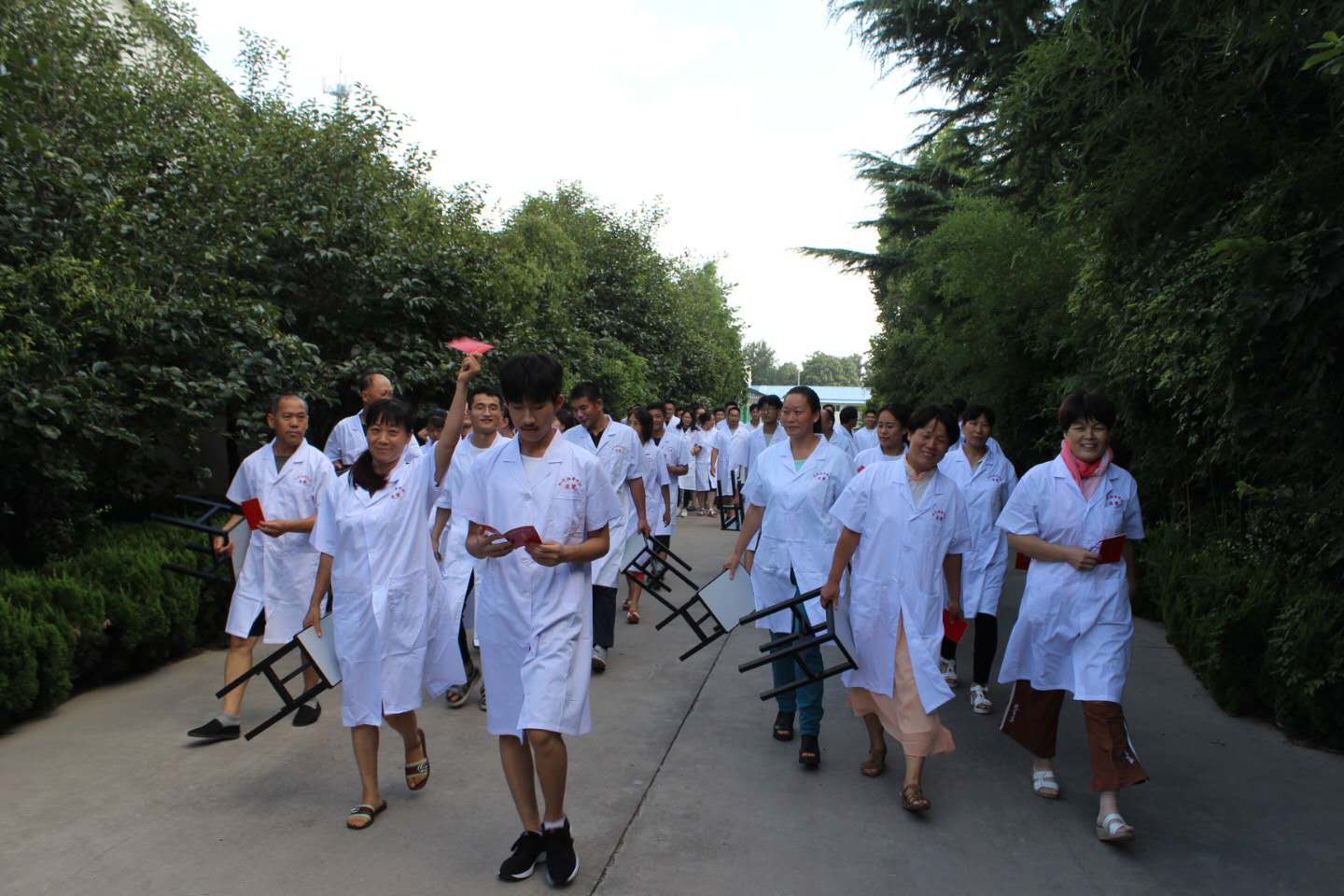 中医艾灸培训-潍坊康馨针灸推拿学校