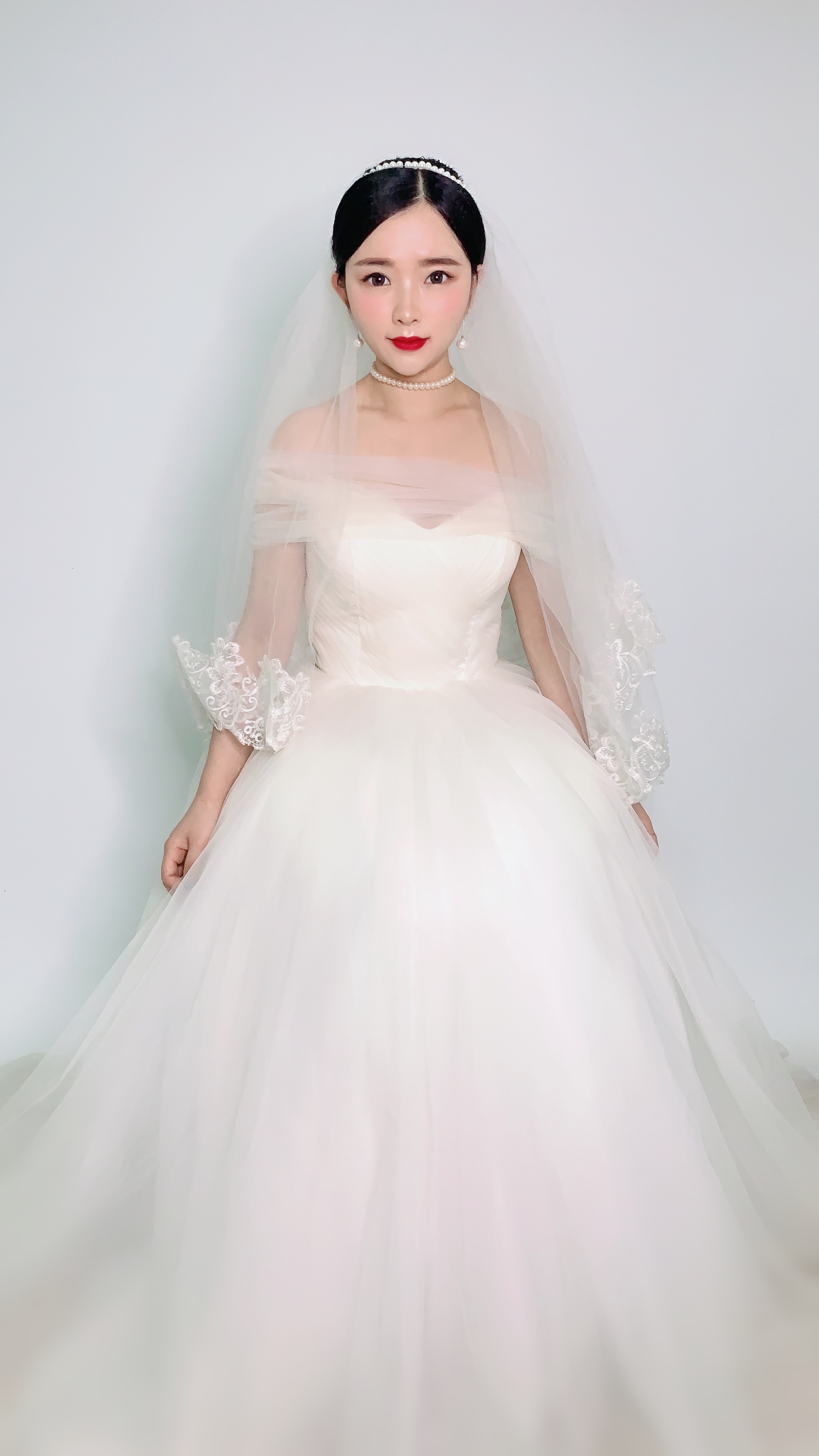 wendyjiang 5 14月前 新娘妆白纱造型是我的毕业作品之一,这是一款