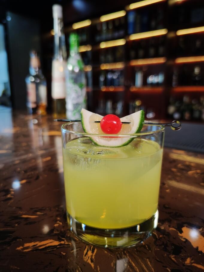 雪米⑦   14月前 调酒课程,老师教的很好,我学起来一点都不费劲